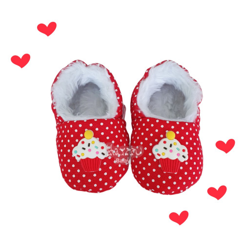 Pantufinha Ariel poá vermelho cupcake